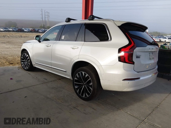 ✅ 2025 Volvo XC90 Plus • VIN: YV4H60PB8S1387741 • Lot: 44586784. Wystawiony na IAAI z przebiegiem 8 693 mil. Bezpłatny archiwum sprzedaży aukcyjnych z USA i szczegółowy raport historii pojazdu na DreamBid. Zdjęcie 3.
