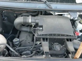 ✅ 2018 Mercedes-Benz Sprinter Cargo Worker • VIN: WD3PE7CD8JP632268 • Lot: 42714396. Wystawiony na IAAI z przebiegiem 74 612 mil. Bezpłatny archiwum sprzedaży aukcyjnych z USA i szczegółowy raport historii pojazdu na DreamBid. Zdjęcie 19.