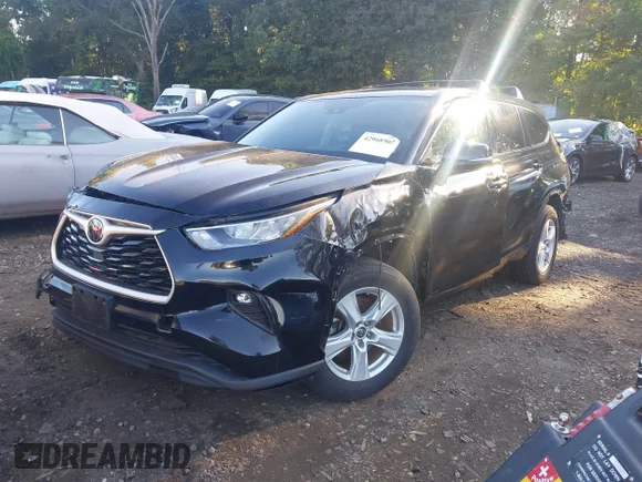 ✅ 2021 Toyota Highlander L • VIN: 5TDBZRBH7MS088926 • Lot: 42968902. Wystawiony na IAAI z przebiegiem 32 035 mil. Bezpłatny archiwum sprzedaży aukcyjnych z USA i szczegółowy raport historii pojazdu na DreamBid. Zdjęcie 2.