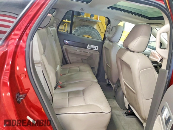 ✅ 2010 Lincoln MKX • VIN: 2LMDJ8JC6ABJ23839 • Lot: 53115126. Wystawiony na Copart z przebiegiem 67 719 mil. Bezpłatny archiwum sprzedaży aukcyjnych z USA i szczegółowy raport historii pojazdu na DreamBid. Zdjęcie 11.
