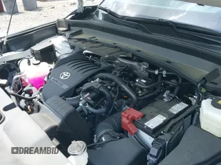 ✅ 2024 Toyota Highlander XLE • VIN: 5TDAAAB54RS065010 • Lot: 42166167. Listed on IAAI with 7,643 mi. Free auction sales archive from the USA and detailed vehicle history report at DreamBid. Image 19.