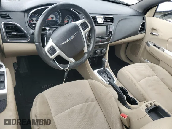 ✅ 2012 Chrysler 200 Touring • VIN: 1C3BCBEGXDN508863 • Лот: 74816254. Опубліковано раніше на Copart з пробігом Не вказано. Безкоштовний доступ до архіву аукціонних продажів зі США та докладний звіт про історію автомобіля на DreamBid. Зображення 8.