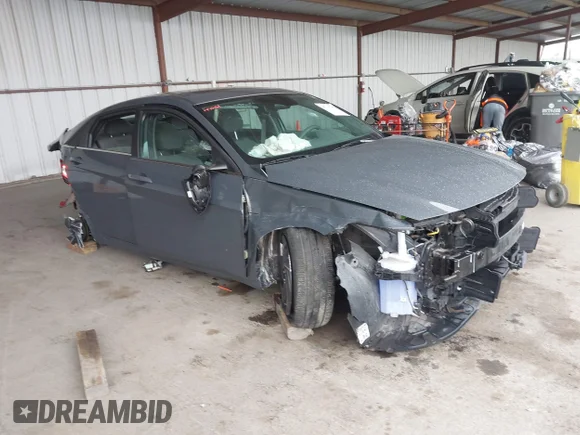 ✅ 2025 Hyundai Elantra SEL Convenience • VIN: KMHLS4DG8SU907494 • Lot: 45230230. Listed on IAAI with 8,223 mi. Free auction sales archive from the USA and detailed vehicle history report at DreamBid. Image 1.