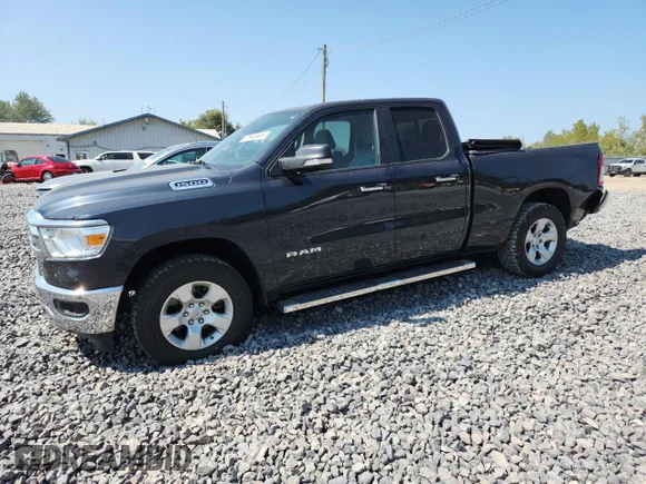 ✅ 2020 Ram 1500 Big Horn • VIN: 1C6RRFBG4LN326702 • Лот: 71800495. Опубліковано раніше на Copart з пробігом 65 738 миль. Безкоштовний доступ до архіву аукціонних продажів зі США та докладний звіт про історію автомобіля на DreamBid. Зображення 1.