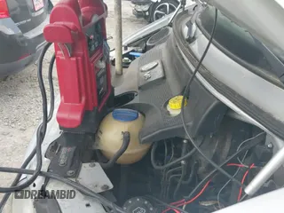 ✅ 2002 Volkswagen EuroVan MV • VIN: WV2MB47052H003166 • Lot: 42681279. Wystawiony na IAAI z przebiegiem 256 142 mil. Bezpłatny archiwum sprzedaży aukcyjnych z USA i szczegółowy raport historii pojazdu na DreamBid. Zdjęcie 12.