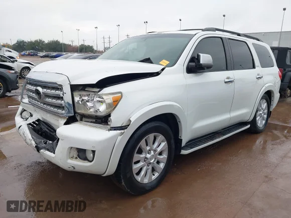 ✅ 2013 Toyota Sequoia Platinum • VIN: 5TDYY5G14DS046988 • Lot: 43957877. Wystawiony na IAAI z przebiegiem Nie podano. Bezpłatny archiwum sprzedaży aukcyjnych z USA i szczegółowy raport historii pojazdu na DreamBid. Zdjęcie 2.