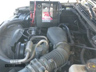 2000 Chevrolet Blazer LS z VIN 1GNCS13W2Y2355000, wystawiony jako IAAI lot #41853380 z przebiegiem 275 732 mil mil oraz . Historia ofert i sprzedaży dostępna na DreamBid. Obrazek 21.