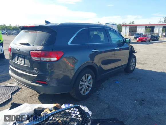 ✅ 2018 Kia Sorento L • VIN: 5XYPG4A39JG389775 • Лот: 45511895. Опубліковано раніше на IAAI з пробігом 98 940 миль. Безкоштовний доступ до архіву аукціонних продажів зі США та докладний звіт про історію автомобіля на DreamBid. Зображення 4.