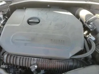 ✅ 2024 MINI Clubman Cooper S • VIN: WMWLV7C04R2V25211 • Lot: 92464905. Wystawiony na Copart z przebiegiem 30 657 mil. Bezpłatny archiwum sprzedaży aukcyjnych z USA i szczegółowy raport historii pojazdu na DreamBid. Zdjęcie 14.