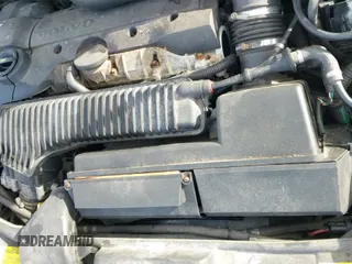 ✅ 2005 Volvo S40 • VIN: YV1MH682052065116 • Lot: 41596322. Wystawiony na IAAI z przebiegiem 179 346 mil. Bezpłatny archiwum sprzedaży aukcyjnych z USA i szczegółowy raport historii pojazdu na DreamBid. Zdjęcie 12.