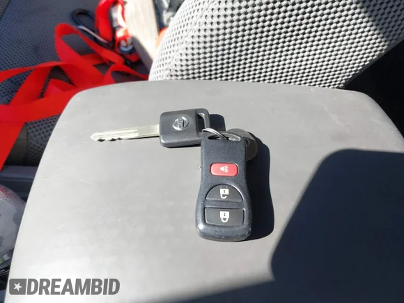 ✅ 2018 Nissan Frontier Pro-4X • VIN: 1N6AD0EV5JN715886 • Lot: 44139306. Wystawiony na IAAI z przebiegiem 163 460 mil. Bezpłatny archiwum sprzedaży aukcyjnych z USA i szczegółowy raport historii pojazdu na DreamBid. Zdjęcie 11.