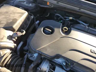 2020 Chevrolet Malibu LS z VIN 1G1ZB5ST0LF024492, wystawiony jako Copart lot #90845795 z przebiegiem 102 526 mil mil oraz Czysty tytuł • Clean title. Historia ofert i sprzedaży dostępna na DreamBid. Obrazek 14.