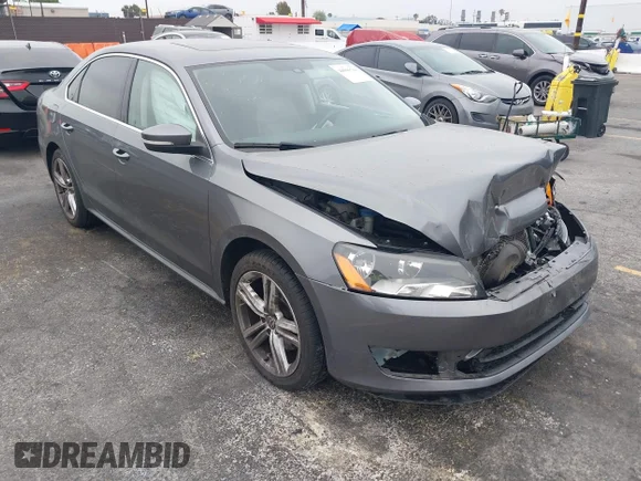 ✅ 2014 Volkswagen Passat SE • VIN: 1VWBT7A32EC072743 • Lot: 44996759. Wystawiony na IAAI z przebiegiem 140 901 mil. Bezpłatny archiwum sprzedaży aukcyjnych z USA i szczegółowy raport historii pojazdu na DreamBid. Zdjęcie 1.