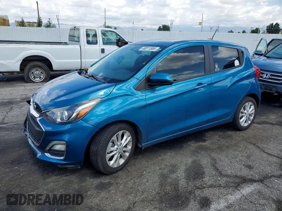 ✅ 2020 Chevrolet Spark LT • VIN: KL8CD6SA9LC453832 • Lot: 48011566. Wystawiony na Copart z przebiegiem 66 957 mil. Bezpłatny archiwum sprzedaży aukcyjnych z USA i szczegółowy raport historii pojazdu na DreamBid. Zdjęcie 1.