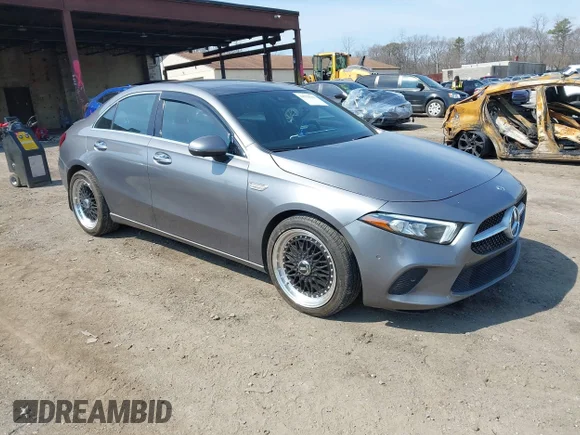 ✅ 2020 Mercedes-Benz A 220 • VIN: W1K3G4FB0LW043740 • Лот: 44718341. Опубліковано раніше на IAAI з пробігом 125 617 миль. Безкоштовний доступ до архіву аукціонних продажів зі США та докладний звіт про історію автомобіля на DreamBid. Зображення 1.
