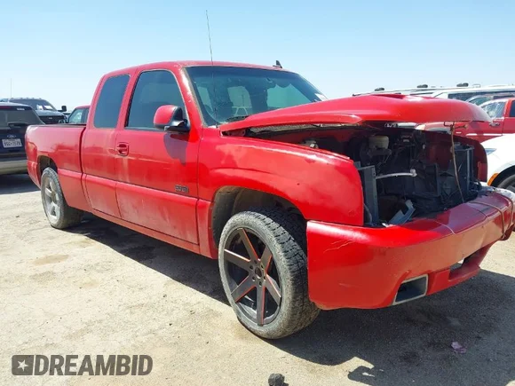 ✅ 2006 Chevrolet Silverado SS • VIN: 2GCEC19N061262177 • Лот: 42010263. Опубліковано раніше на IAAI з пробігом Не вказано. Безкоштовний доступ до архіву аукціонних продажів зі США та докладний звіт про історію автомобіля на DreamBid. Зображення 1.