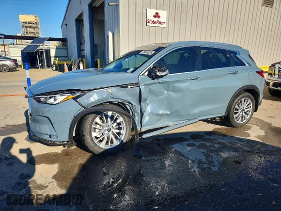 ✅ 2023 Infiniti QX50 Luxe • VIN: 3PCAJ5BA3PF120861 • Lot: 76460005. Wystawiony na Copart z przebiegiem 39 249 mil. Bezpłatny archiwum sprzedaży aukcyjnych z USA i szczegółowy raport historii pojazdu na DreamBid. Zdjęcie 1.