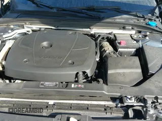 ✅ 2019 Volvo S60 R-Design • VIN: 7JRA22TM7KG005958 • Lot: 43159652. Wystawiony na IAAI z przebiegiem 76 167 mil. Bezpłatny archiwum sprzedaży aukcyjnych z USA i szczegółowy raport historii pojazdu na DreamBid. Zdjęcie 19.