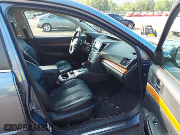✅ 2014 Subaru Outback Limited • VIN: 4S4BRBNC6E3225408 • Lot: 45449731. Listed on IAAI with 139,672 mi. Free auction sales archive from the USA and detailed vehicle history report at DreamBid. Image 5.