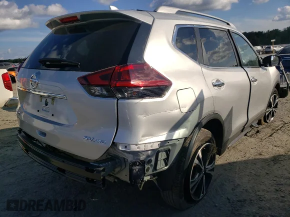 ✅ 2020 Nissan Rogue S • VIN: 5N1AT2MV3LC777333 • Lot: 58704492. Wystawiony na Copart z przebiegiem Nie podano. Bezpłatny archiwum sprzedaży aukcyjnych z USA i szczegółowy raport historii pojazdu na DreamBid. Zdjęcie 4.