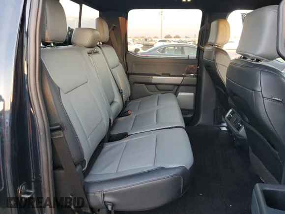 ✅ 2022 Ford F-150 Lightning Pro • VIN: 1FTVW1EL9NWG15535 • Lot: 37485803. Wystawiony na Copart z przebiegiem 988 mil. Bezpłatny archiwum sprzedaży aukcyjnych z USA i szczegółowy raport historii pojazdu na DreamBid. Zdjęcie 10.