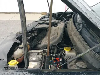 ✅ 2019 Jeep Cherokee Latitude • VIN: 1C4PJLCB3KD482551 • Lot: 43286563. Wystawiony na IAAI z przebiegiem 122 171 mil. Bezpłatny archiwum sprzedaży aukcyjnych z USA i szczegółowy raport historii pojazdu na DreamBid. Zdjęcie 19.