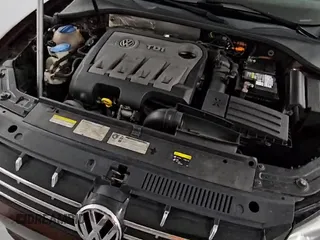 ✅ 2014 Volkswagen Passat SE • VIN: 1VWBN7A39EC102699 • Lot: 83813705. Wystawiony na Copart z przebiegiem 101 555 mil. Bezpłatny archiwum sprzedaży aukcyjnych z USA i szczegółowy raport historii pojazdu na DreamBid. Zdjęcie 14.