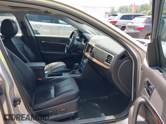 ✅ 2012 Lincoln MKZ • VIN: 3LNHL2JCXCR833593 • Lot: 42739416. Wystawiony na IAAI z przebiegiem 100 959 mil. Bezpłatny archiwum sprzedaży aukcyjnych z USA i szczegółowy raport historii pojazdu na DreamBid. Zdjęcie 5.