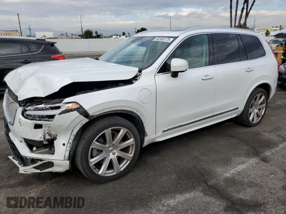 ✅ 2017 Volvo XC90 Inscription • VIN: YV4BC0PL7H1179656 • Lot: 92350175. Listed on Copart with 79,666 mi. Free auction sales archive from the USA and detailed vehicle history report at DreamBid. Image 1.