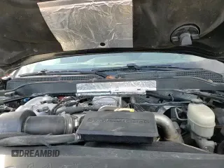 2017 Chevrolet Silverado 3500HD LTZ z VIN 1GC4K0EY7HF213904, wystawiony jako Copart lot #83911964 z przebiegiem 121 143 mil mil oraz Szkoda całkowita • Salvage title. Historia ofert i sprzedaży dostępna na DreamBid. Obrazek 14.