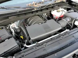 ✅ 2024 GMC Yukon XL SLT • VIN: 1GKS1GKD5RR310981 • Lot: 86094274. Wystawiony na Copart z przebiegiem 121 mil. Bezpłatny archiwum sprzedaży aukcyjnych z USA i szczegółowy raport historii pojazdu na DreamBid. Zdjęcie 14.