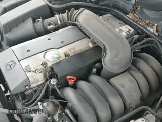 ✅ 1997 Mercedes-Benz E 320 • VIN: WDBJF55F3VJ034009 • Lot: 41710225. Wystawiony na IAAI z przebiegiem 239 673 mil. Bezpłatny archiwum sprzedaży aukcyjnych z USA i szczegółowy raport historii pojazdu na DreamBid. Zdjęcie 12.