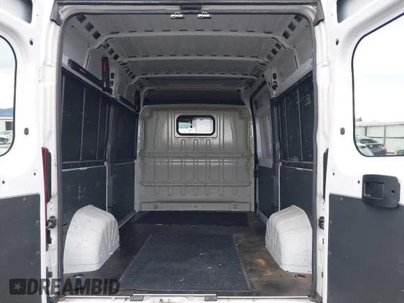 ✅ 2015 Ram ProMaster Cargo • VIN: 3C6TRVBG8FE501400 • Lot: 44114290. Listed on IAAI with 58,958 mi. Free auction sales archive from the USA and detailed vehicle history report at DreamBid. Image 8.