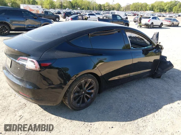✅ 2022 Tesla Model 3 • VIN: 5YJ3E1EAXNF184734 • Lot: 45058395. Wystawiony na IAAI z przebiegiem Nie podano. Bezpłatny archiwum sprzedaży aukcyjnych z USA i szczegółowy raport historii pojazdu na DreamBid. Zdjęcie 4.