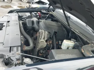 2014 Chevrolet Suburban LT z VIN 1GNSKJE74ER122546, wystawiony jako IAAI lot #42641722 z przebiegiem 435 000 mil mil oraz . Historia ofert i sprzedaży dostępna na DreamBid. Obrazek 21.