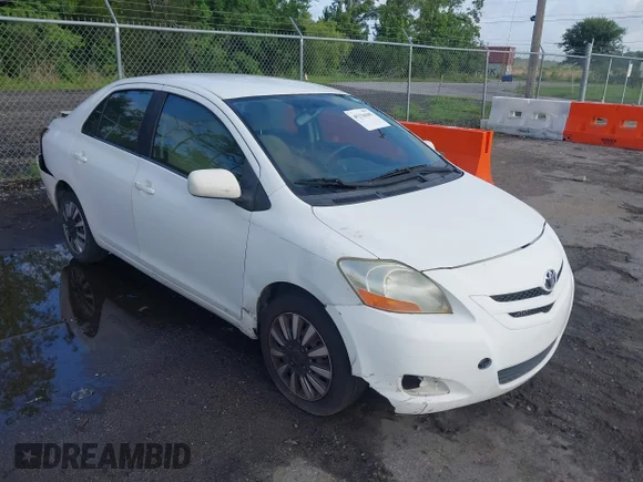 ✅ 2007 Toyota Yaris • VIN: JTDBT923X71051067 • Лот: 45336645. Опубліковано раніше на IAAI з пробігом 204 610 миль. Безкоштовний доступ до архіву аукціонних продажів зі США та докладний звіт про історію автомобіля на DreamBid. Зображення 1.