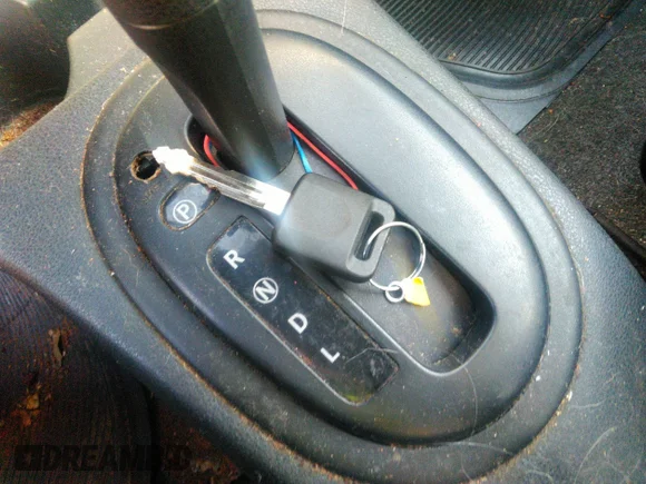 ✅ 2014 Nissan Versa S Plus • VIN: 3N1CN7AP8EL817572 • Lot: 38019150. Wystawiony na IAAI z przebiegiem 127 581 mil. Bezpłatny archiwum sprzedaży aukcyjnych z USA i szczegółowy raport historii pojazdu na DreamBid. Zdjęcie 11.