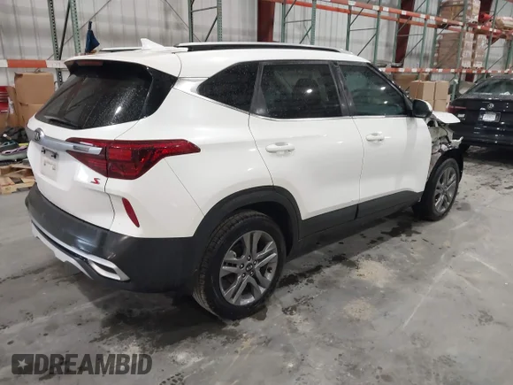 ✅ 2021 Kia Seltos S • VIN: KNDEU2AA6M7171877 • Lot: 45045186. Wystawiony na IAAI z przebiegiem 115 179 mil. Bezpłatny archiwum sprzedaży aukcyjnych z USA i szczegółowy raport historii pojazdu na DreamBid. Zdjęcie 4.