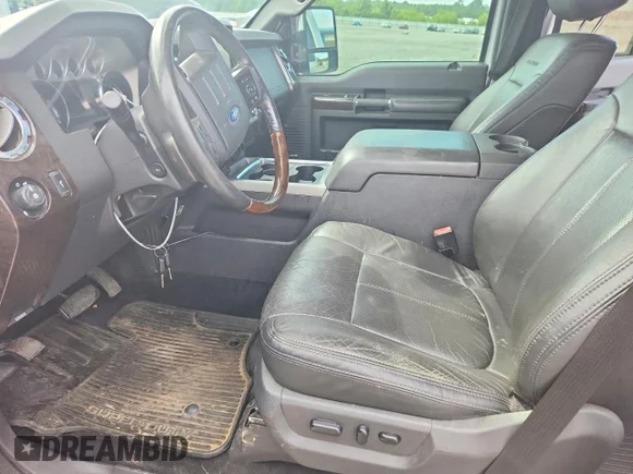 ✅ 2015 Ford F-250 Lariat • VIN: 1FT7W2BT9FEA31324 • Lot: 56446436. Wystawiony na Copart z przebiegiem Nie podano. Bezpłatny archiwum sprzedaży aukcyjnych z USA i szczegółowy raport historii pojazdu na DreamBid. Zdjęcie 7.