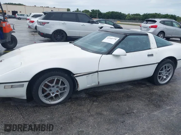 ✅ 1988 Chevrolet Corvette • VIN: 1G1YY2184J5108243 • Lot: 43245774. Wystawiony na IAAI z przebiegiem 88 860 mil. Bezpłatny archiwum sprzedaży aukcyjnych z USA i szczegółowy raport historii pojazdu na DreamBid. Zdjęcie 6.