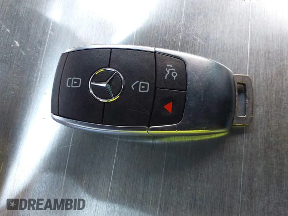 ✅ 2020 Mercedes-Benz GLB 250 • VIN: W1N4M4HB6LW023148 • Lot: 42916926. Wystawiony na IAAI z przebiegiem 28 301 mil. Bezpłatny archiwum sprzedaży aukcyjnych z USA i szczegółowy raport historii pojazdu na DreamBid. Zdjęcie 11.