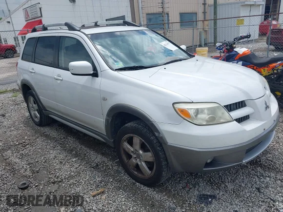 ✅ 2005 Mitsubishi Outlander XLS • VIN: JA4LX41F95U031468 • Lot: 42114377. Listed on IAAI with 172,413 mi. Free auction sales archive from the USA and detailed vehicle history report at DreamBid. Image 1.