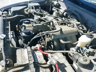 ✅ 1997 Toyota Tacoma • VIN: 4TAWM72N0VZ272076 • Lot: 43291865. Wystawiony na IAAI z przebiegiem 275 023 mil. Bezpłatny archiwum sprzedaży aukcyjnych z USA i szczegółowy raport historii pojazdu na DreamBid. Zdjęcie 19.