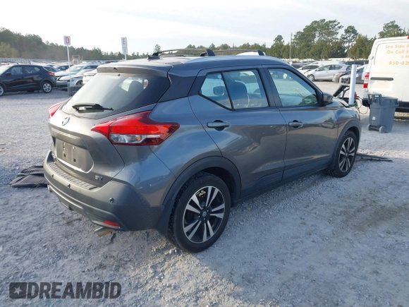 ✅ 2020 Nissan Kicks SV • VIN: 3N1CP5CVXLL504563 • Lot: 44185573. Wystawiony na IAAI z przebiegiem 91 470 mil. Bezpłatny archiwum sprzedaży aukcyjnych z USA i szczegółowy raport historii pojazdu na DreamBid. Zdjęcie 4.