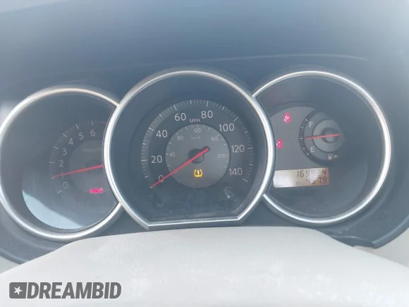 ✅ 2007 Nissan Versa S • VIN: 3N1BC11E57L451571 • Lot: 41575717. Wystawiony na IAAI z przebiegiem 169 924 mil. Bezpłatny archiwum sprzedaży aukcyjnych z USA i szczegółowy raport historii pojazdu na DreamBid. Zdjęcie 7.