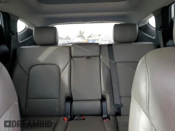 ✅ 2018 Hyundai Santa Fe 2.4L • VIN: 5XYZU3LB6JG505739 • Lot: 36757263. Wystawiony na Copart z przebiegiem 66 423 mil. Bezpłatny archiwum sprzedaży aukcyjnych z USA i szczegółowy raport historii pojazdu na DreamBid. Zdjęcie 10.
