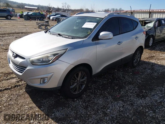 ✅ 2015 Hyundai Tucson SE • VIN: KM8JU3AG5FU048533 • Lot: 44293934. Wystawiony na IAAI z przebiegiem 135 955 mil. Bezpłatny archiwum sprzedaży aukcyjnych z USA i szczegółowy raport historii pojazdu na DreamBid. Zdjęcie 17.