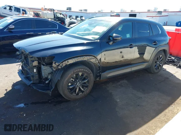 ✅ 2025 Mazda CX-50 S Preferred • VIN: 7MMVABBM2SN300370 • Лот: 43334456. Опубліковано раніше на IAAI з пробігом 29 415 миль. Безкоштовний доступ до архіву аукціонних продажів зі США та докладний звіт про історію автомобіля на DreamBid. Зображення 2.