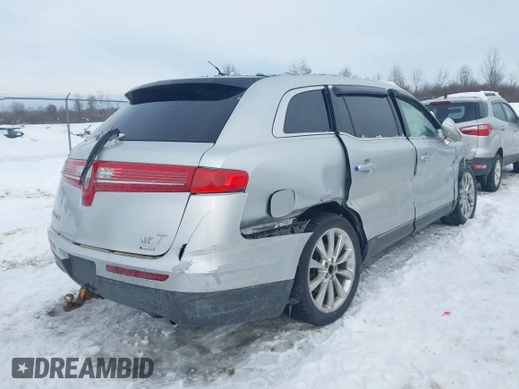 ✅ 2010 Lincoln MKT EcoBoost • VIN: 2LMHJ5AT4ABJ19305 • Лот: 41611484. Опубликован ранее на IAAI с пробегом 201 544 миль. Бесплатный доступ к архиву аукционных продаж из США и подробный отчёт об истории автомобиля на DreamBid. Изображение 4.
