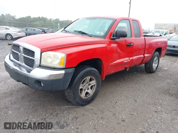 ✅ 2005 Dodge Dakota SLT • VIN: 1D7HW42N25S305244 • Lot: 42517281. Wystawiony na IAAI z przebiegiem 155 487 mil. Bezpłatny archiwum sprzedaży aukcyjnych z USA i szczegółowy raport historii pojazdu na DreamBid. Zdjęcie 2.